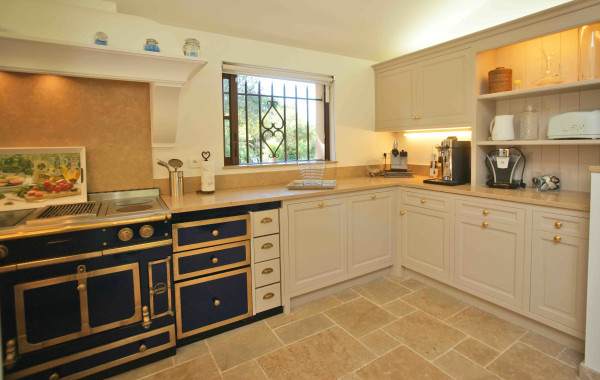 villa in Saint-Tropez : Rent provencal open-plan villa carefully decorated 3m walk from Pampellone’s best beaches - Photo 6