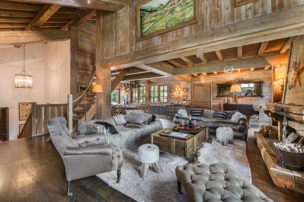 villa in Courchevel : Rent this chalet located in the private hamlet of Les Brigues, only 20 meters from the slopes. - Photo 2