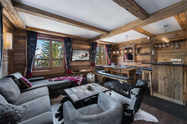 villa in Courchevel : Rent this authentic family Savoyard chalet in Les Chenus. - Photo 3
