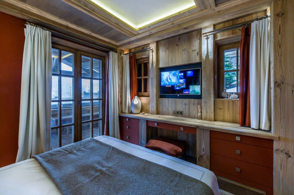 villa in Courchevel : Rent this 6 bedroom chalet with a panoramic view of the peaks of Bellecôte glacier - Photo 10