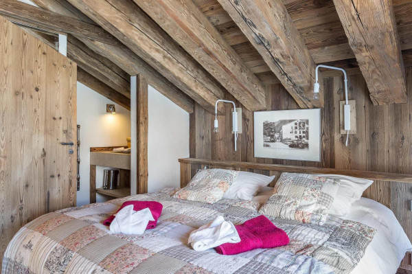 villa in Val d'Isere : Rent this typical chalet located in the Hamlet of Petit Alaska in Val d'Isère. - Photo 10