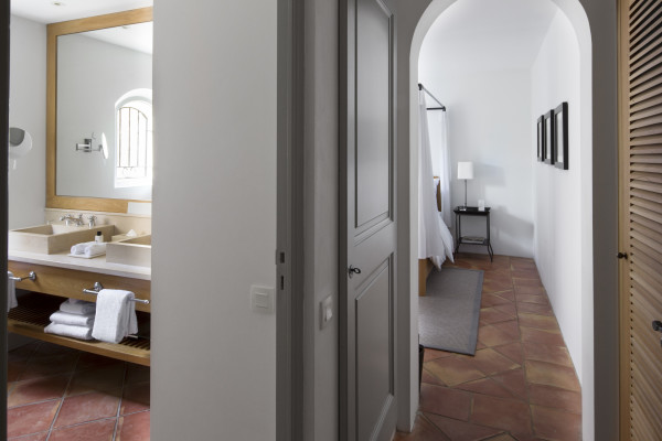 villa in St Tropez : Rent a luxurious Provencal property few step away from St Tropez and Pampelonne beaches. - Photo 13