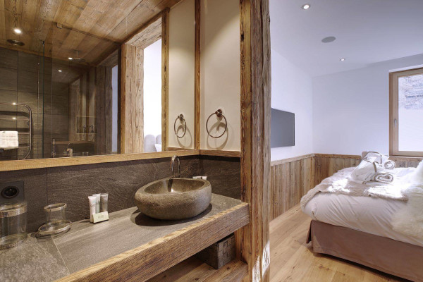 villa in Val d'Isere : Rent this 4 bedrooms chalet located in 'Le Fornet' with a sauna and jacuzzi. - Photo 13