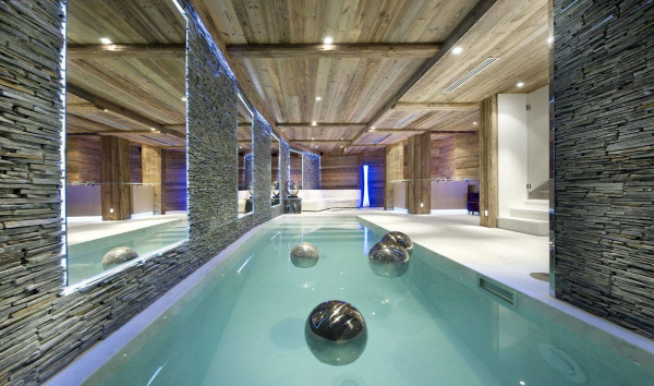 villa in Courchevel : Rent this ultimate luxury chalet Aster  located near the centre of Courchevel 1850 - Photo 1