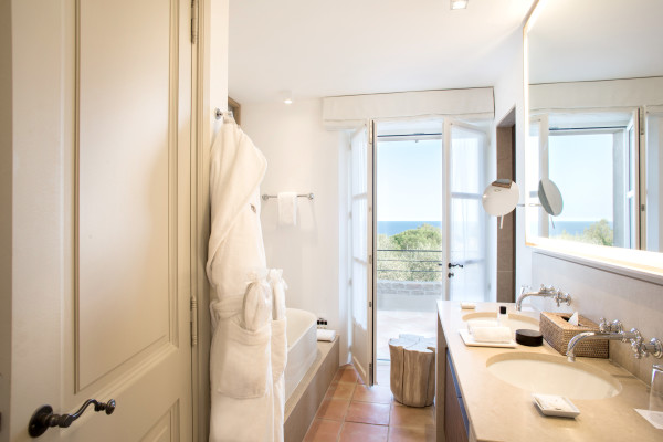 villa in St Tropez : Rent this wonderful luxurious provencal villa in a domain close to St Tropez for 10 guests. - Photo 11