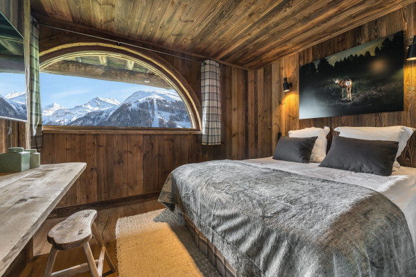 villa in Val d'Isere : Rent this chalet located in the hamlet of Le petit Alaska for 10 guests. - Photo 8