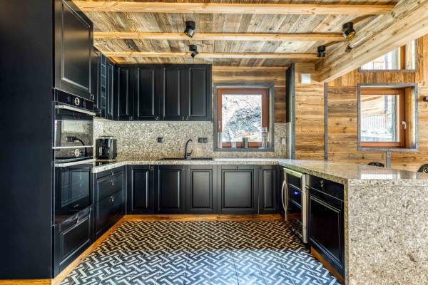 villa in Tignes : Rent this luxurious chalet designed with graffiti street art - Photo 7