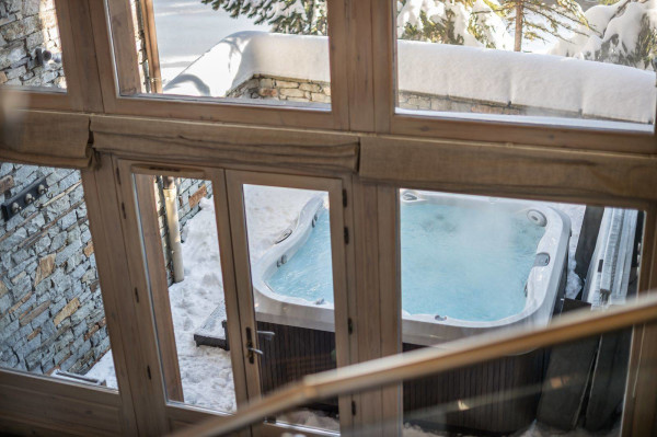 villa in Courchevel : Rent this family Chalet located in the Pralong area within fifty meters from the slopes. - Photo 18