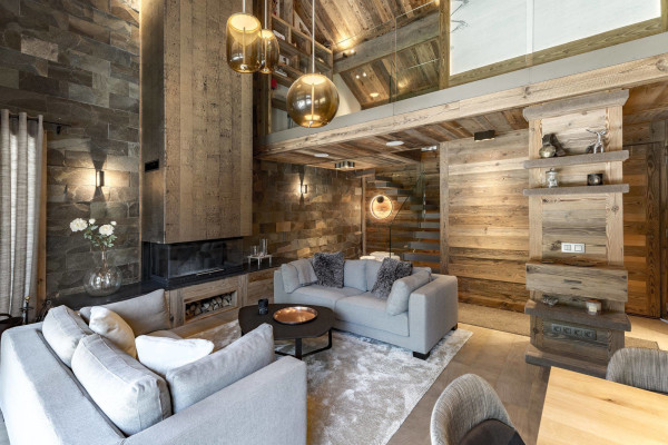 villa in Meribel : Rent  this renovated chalet at 5 mins walk from there center for 8 guests. - Photo 0