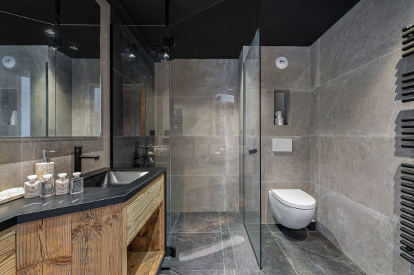 villa in Courchevel : Rent this brand new chalet in Courchevel Village for 14 guests. - Photo 4