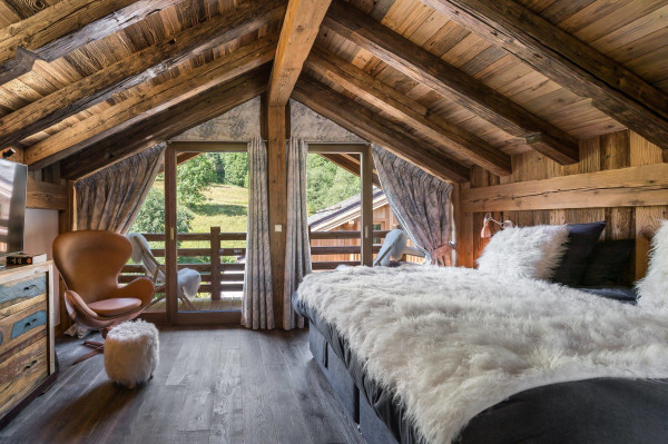 villa in Meribel : Rent this Warm and Cozy chalet in the Hamlet of Le Raffort for 12 guests. - Photo 12