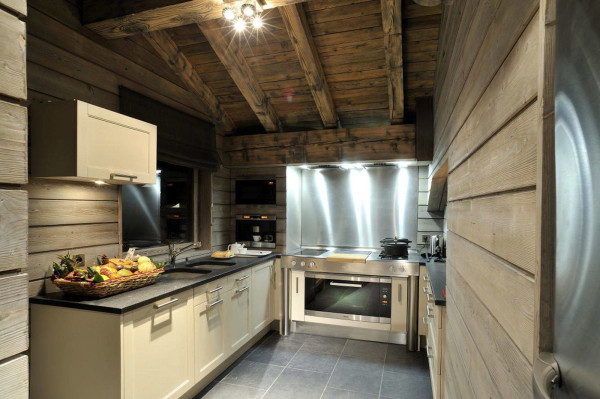 villa in Courchevel : Rent one of the most luxury chalet in Courchevel fully catered. - Photo 10