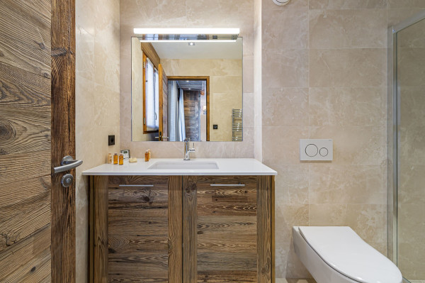 villa in Megeve : Rent this lovely family chalet for 10 guests with a large wellness area in Megeve, le Jaillet. - Photo 11