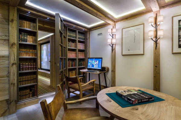 villa in Courchevel : Rent this 6 bedroom chalet with a panoramic view of the peaks of Bellecôte glacier - Photo 17