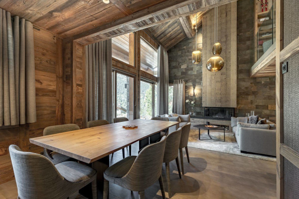 villa in Meribel : Rent  this renovated chalet at 5 mins walk from there center for 8 guests. - Photo 2