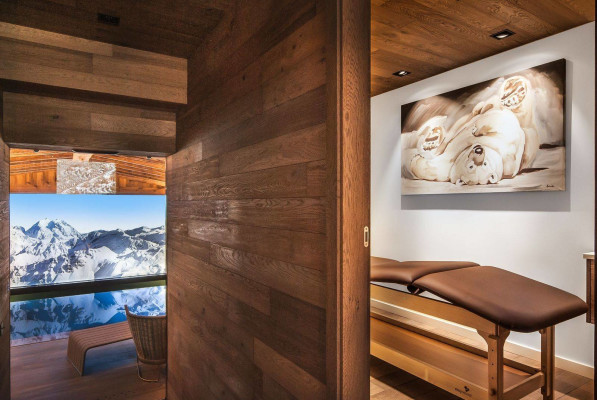 villa in Courchevel : Rent this contemporary and traditional chalet in Courchevel Village for 14 guests. - Photo 16