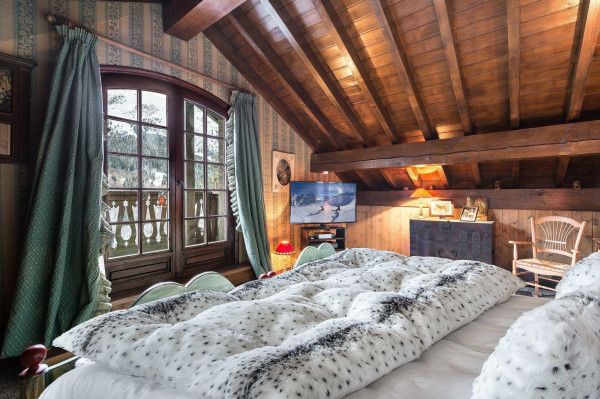 villa in Meribel : Rent this traditional and warm Savoyard chalet up to 14 guests in Musillon. - Photo 13