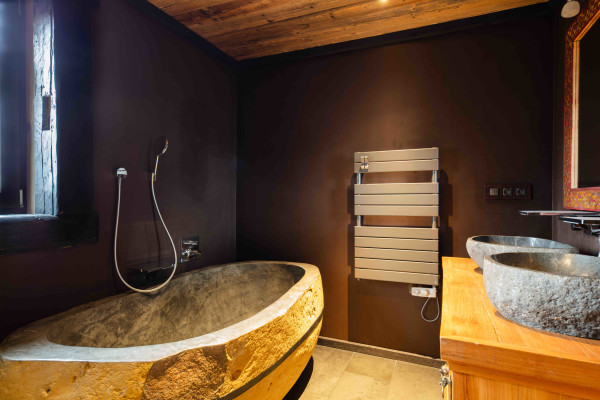 villa in Tignes : Rent this Indonesian decorated chalet walking distance to the lift in Tignes Brevieres - Photo 20