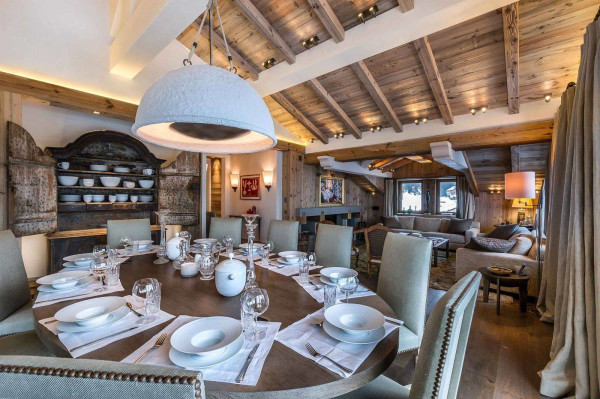 villa in Courchevel : Rent this 6 bedroom chalet with a panoramic view of the peaks of Bellecôte glacier - Photo 2