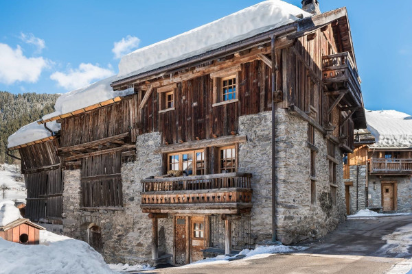 villa in Meribel : Rent this cozy chalet for 12 guests with Sauna and Jacuzzi in Méribel Le Raffort - Photo 0