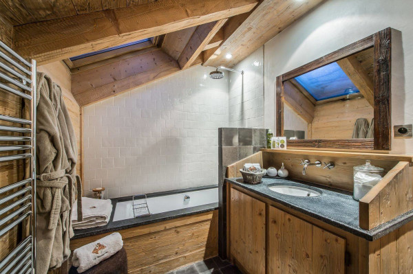 villa in Meribel : Rent one of the most luxurious chalet of Méribel with a wellness area, indoor pool for 15 guests. - Photo 21