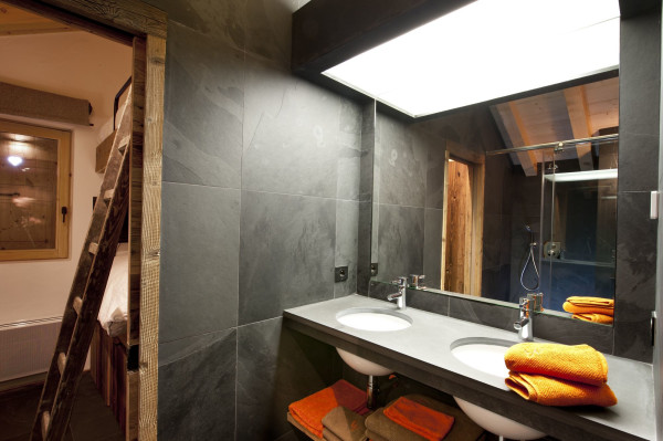 villa in Meribel : Rent this family Chalet for 10 guests in Musillon. - Photo 5