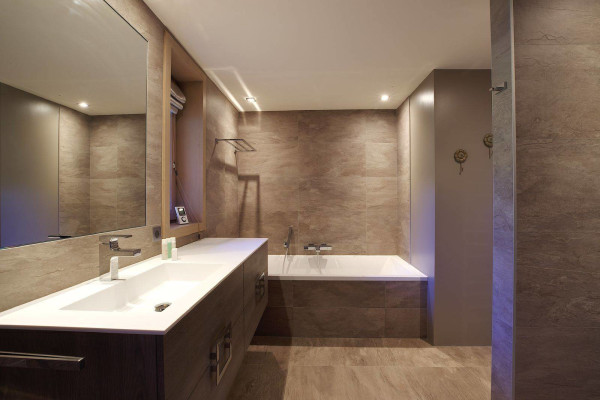 villa in Courchevel : Rent this 4 bedroom chalet in a well-known quiet place in Courchevel Moriond. - Photo 8