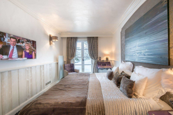 villa in Courchevel : Rent this 6 bedrooms chalet located in Cospillot - Photo 9