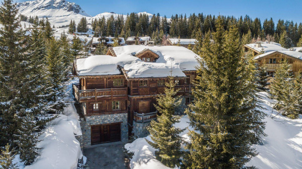 villa in Courchevel : Rent this traditional chalet located in the area of Nogentil in Courchevel 1850 - Photo 0