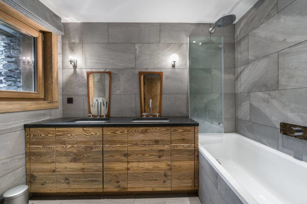 villa in Meribel : Rent this prestigious and comfortable chalet for 10 guests in Méribel Le Raffort. - Photo 10