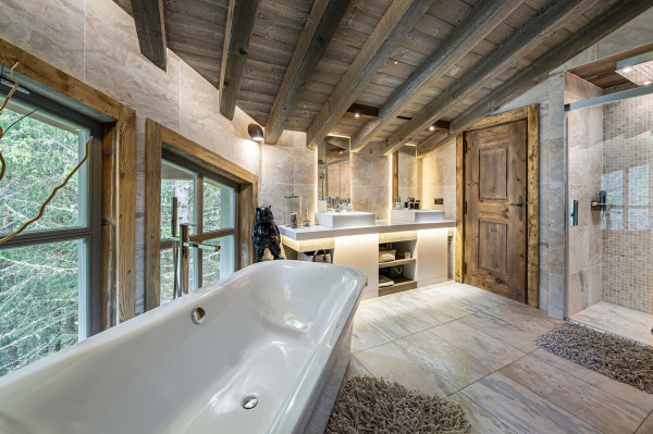 villa in Courchevel : Rent this 6 bedrooms chalet in Belvedere with a large well ness area. - Photo 8