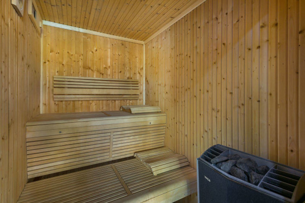 villa in Courchevel : Rent this nearby center of the resort and slopes in Courchevel Village. - Photo 15