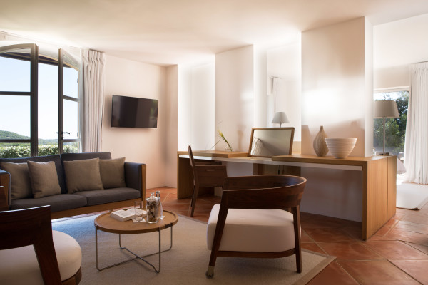 villa in St Tropez : Rent this luxurious provencal property of 460 sqm which can accommodate up to 10 guests. - Photo 9