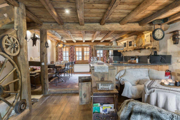 villa in Meribel : Rent this cozy chalet for 12 guests with Sauna and Jacuzzi in Méribel Le Raffort - Photo 1