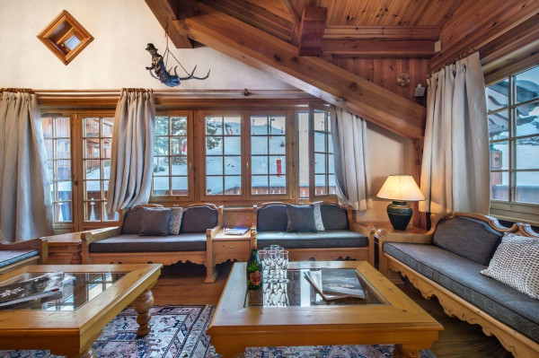villa in Courchevel : Rent this typical savoyard, ski in ski out chalet in Courchevel Belvedere. - Photo 2