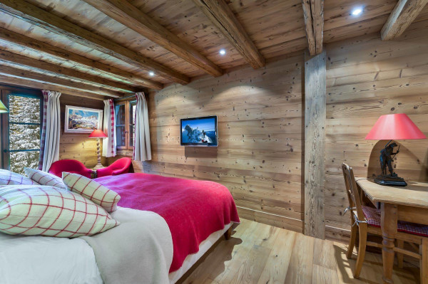 villa in Courchevel : Rent this nearby center of the resort and slopes in Courchevel Village. - Photo 14