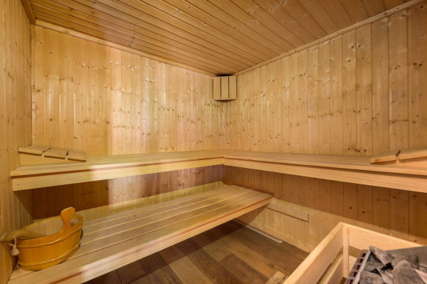 villa in Val d'Isere : Rent this chalet located right in the center of Val d'Isère and at only 150m from the slopes. - Photo 17