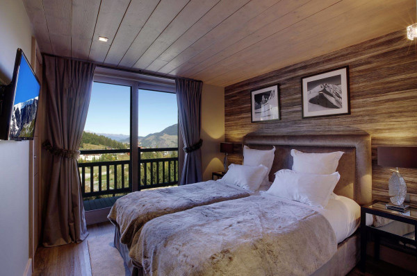 villa in Courchevel : Rent this 4 bedroom chalet in a well-known quiet place in Courchevel Moriond. - Photo 11