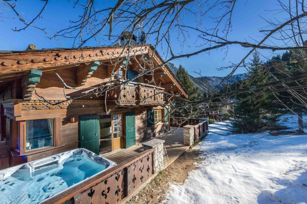 villa in Courchevel : Rent this beautiful ski in / Ski out chalet in the area of Belvedere in Courchevel Moriond. - Photo 0