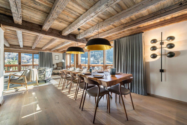 villa in Meribel : Rent this prestigious and comfortable chalet for 10 guests in Méribel Le Raffort. - Photo 2