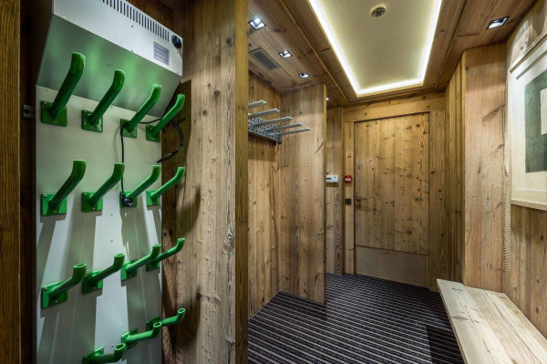 villa in Courchevel : Rent this ultimate luxury chalet of 6 ensuite bedrooms located in les Chenus. - Photo 21