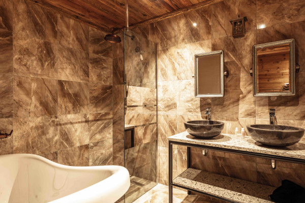 villa in Tignes : Rent this luxurious chalet designed with graffiti street art - Photo 19