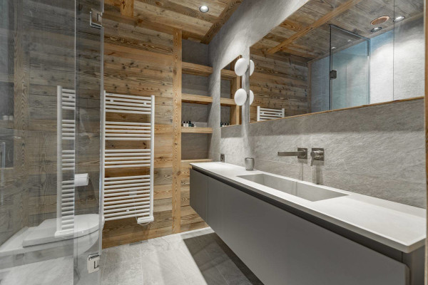 villa in Meribel : Rent  this renovated chalet at 5 mins walk from there center for 8 guests. - Photo 12