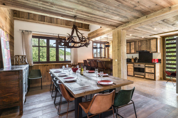 villa in Meribel : Rent this Warm and Cozy chalet in the Hamlet of Le Raffort for 12 guests. - Photo 5