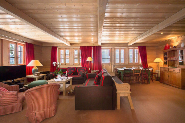 villa in Courchevel : Rent this  typically ski in ski out Savoyard mountain chalet - Photo 4