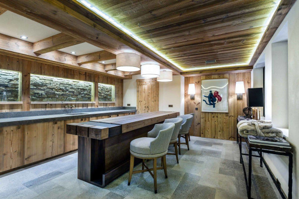 villa in Courchevel : Rent this 6 bedroom chalet with a panoramic view of the peaks of Bellecôte glacier - Photo 23