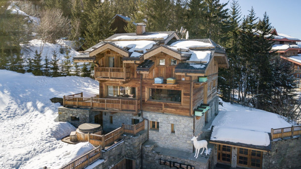 villa in Courchevel : Rent this contemporary and traditional chalet in Courchevel Village for 14 guests. - Photo 24