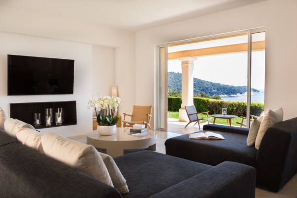 villa in St Tropez : Rent this sea view property in a private gated and secured domain in St Tropez. - Photo 4