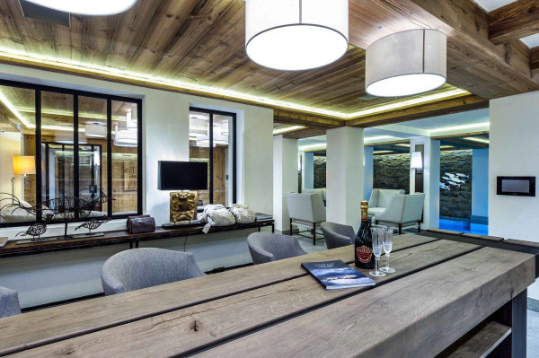 villa in Courchevel : Rent this 6 bedroom chalet with a panoramic view of the peaks of Bellecôte glacier - Photo 24