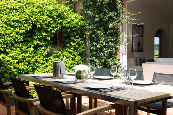 villa in St Tropez : Rent this amazing property with a perfect location near Pampelonne beaches for 8 guests. - Photo 1